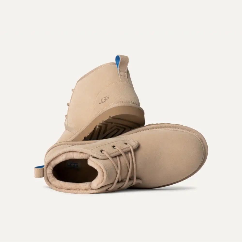 BRAND NEW UGG “NEUMEL” boots in size 6 Men or 7 in women’s.Color: SAND/Santorini